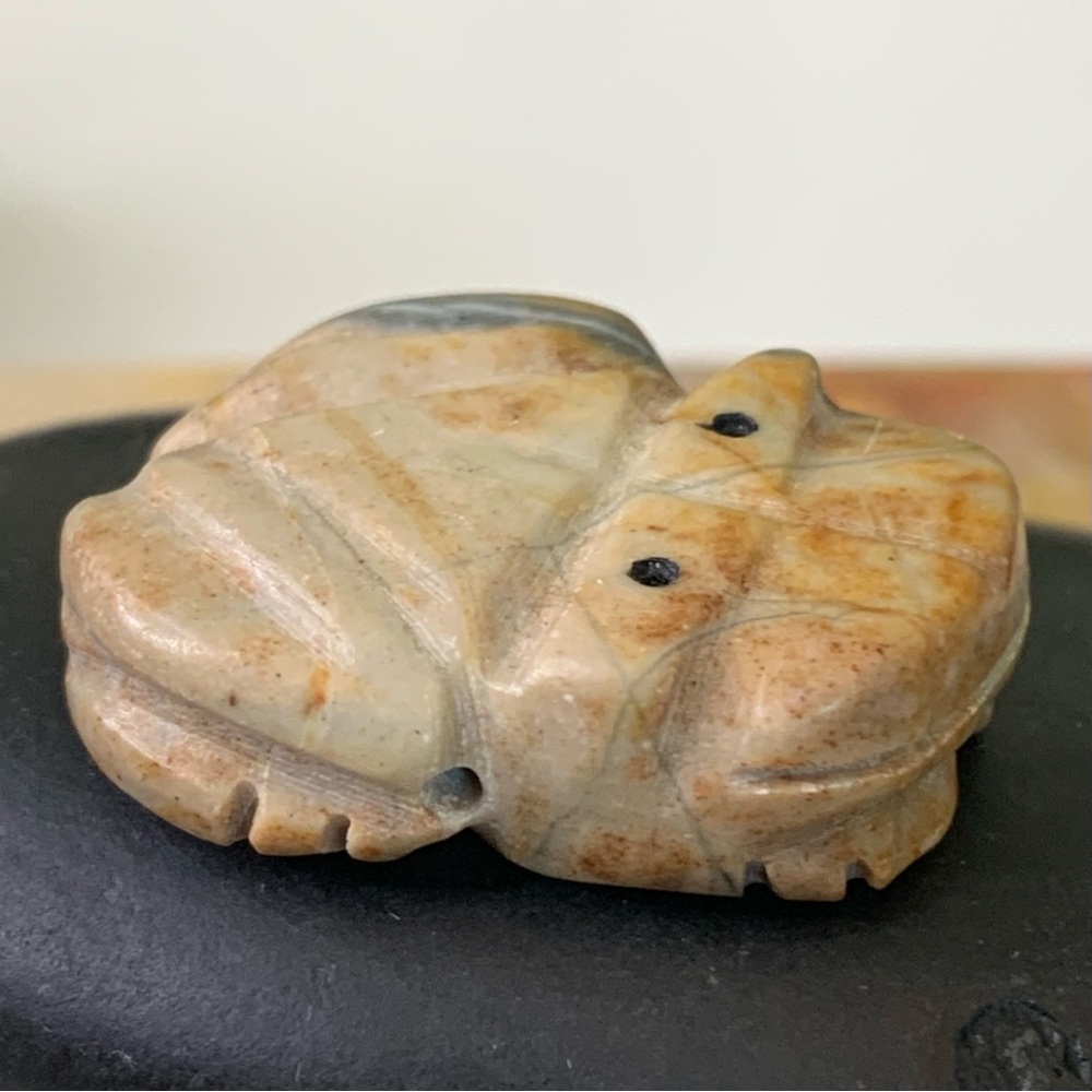 Zuni Frog Fetish Bead Picasso Marble Hand Carved Native American VTG Carving 1"